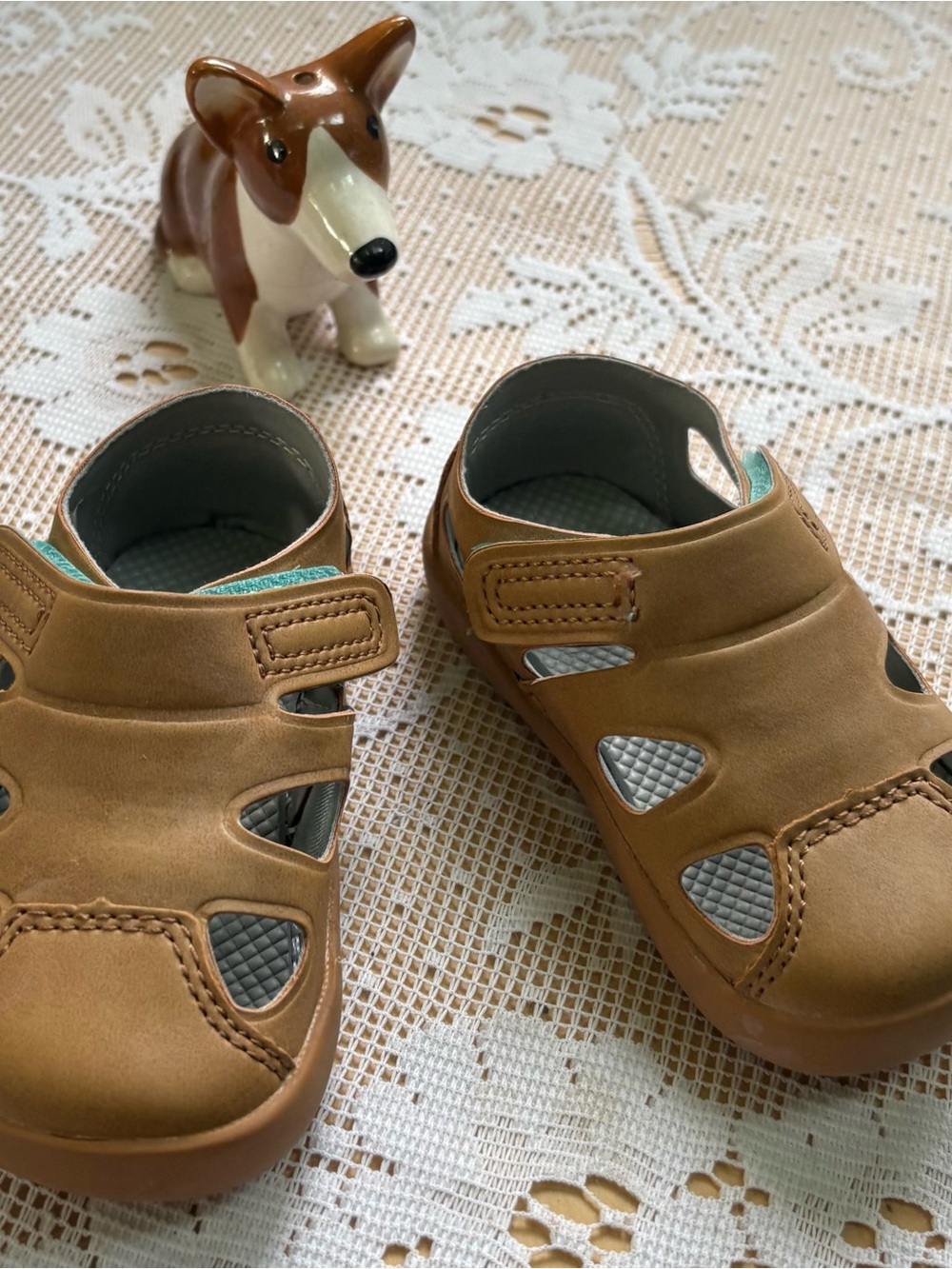 Ten Little Everyday Sandals. Size Little Kids 4 - Picture 3 of 5